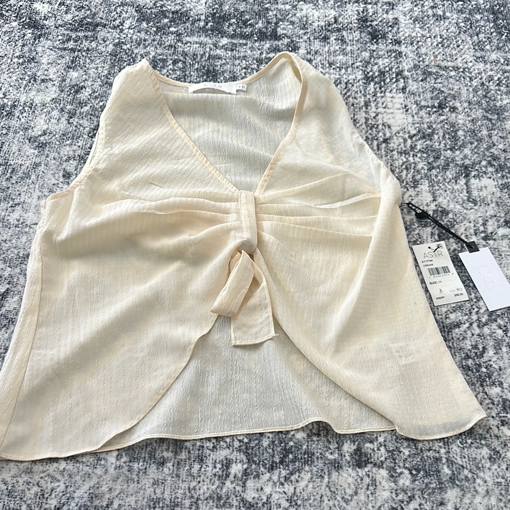 ASTR Cream Sleeveless Top